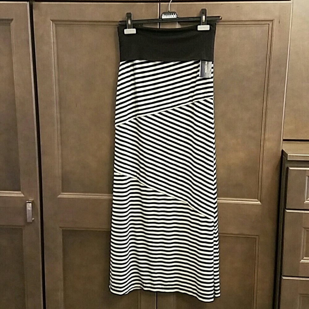 NWT Max Studio Maxi skirt